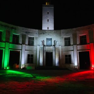 Illuminazione con tricolore italiano dell'Istituto Storico e di Cultura dell'Arma del Genio a Roma